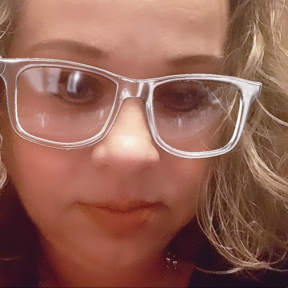 Meet your Posher, Karis